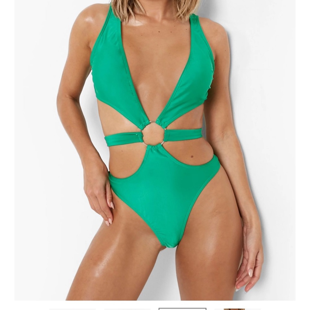 NWT Boohoo O Ring Cutout Strap swimsuit.